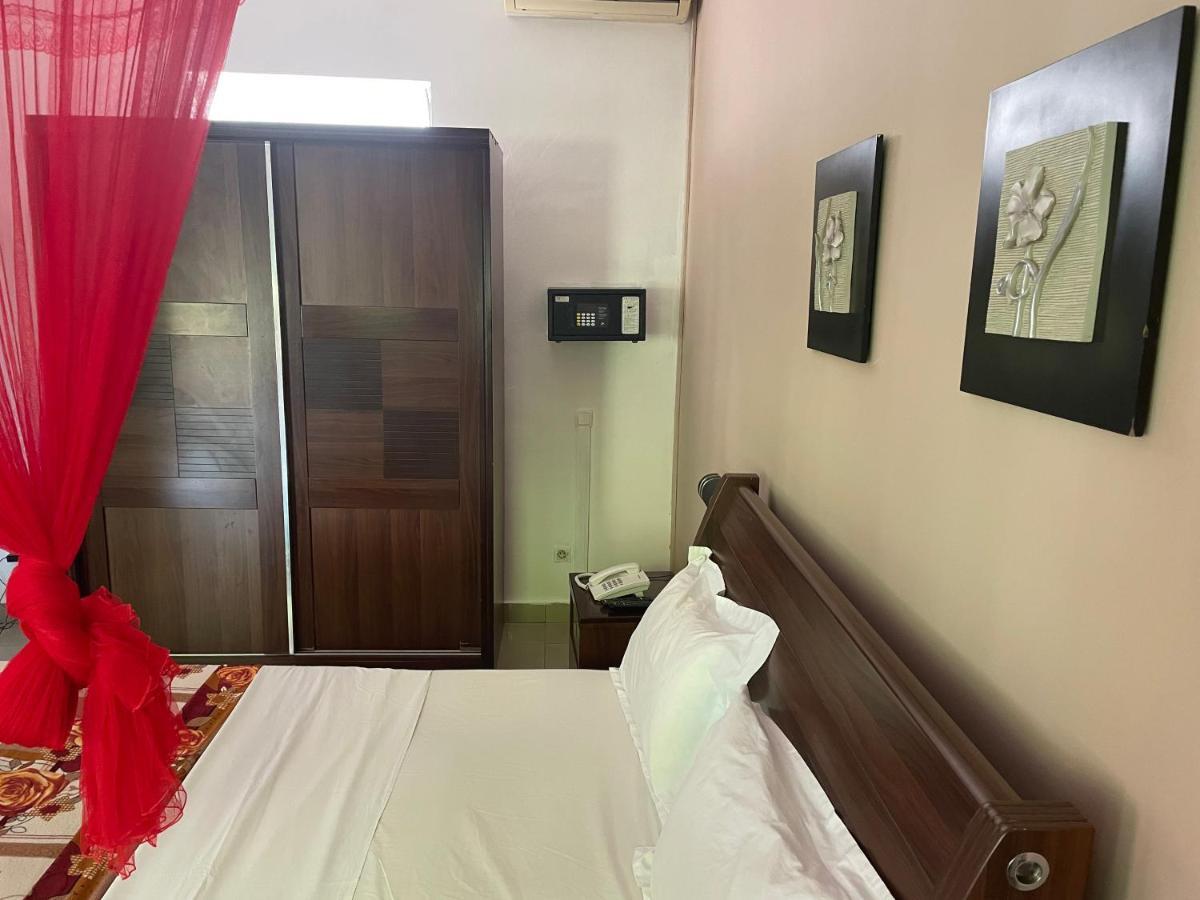 Hotel La Grillade Морони Экстерьер фото