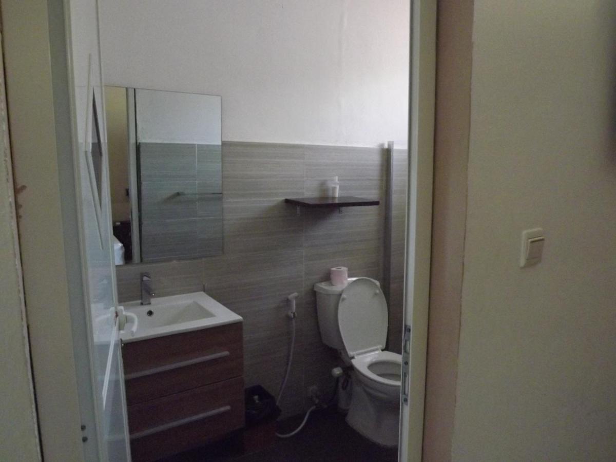 Hotel La Grillade Морони Экстерьер фото
